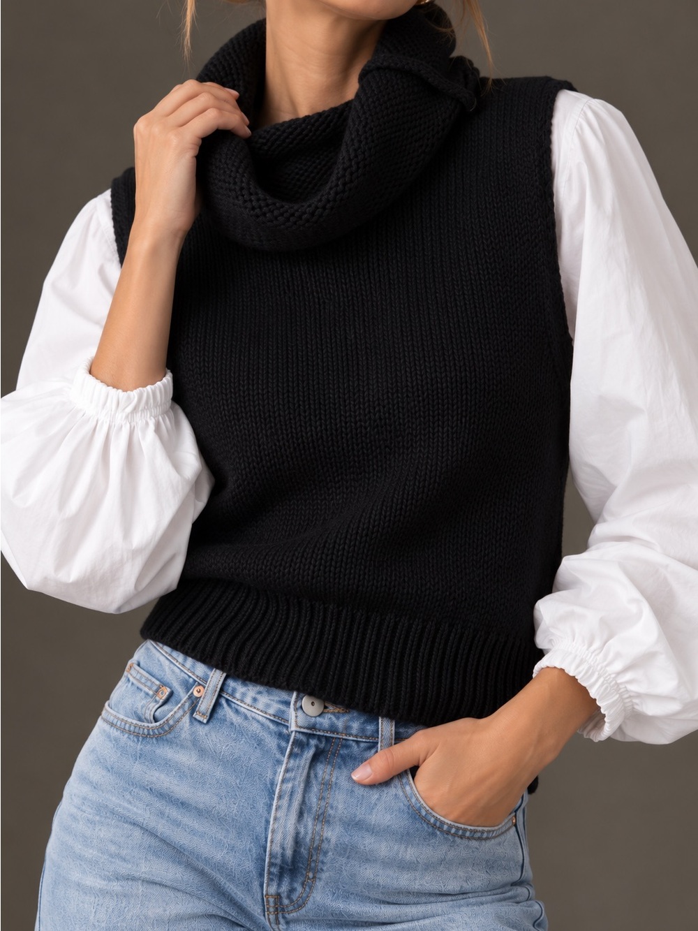 INTERMIX Cotton /Silk Blend Black Sleeveless Cowl Neck Knit Vest Sz P